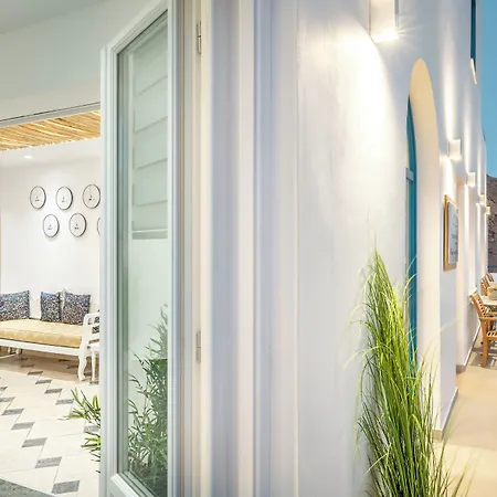 Marianna Hotel Perissa (Santorini)