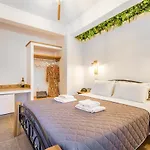 Marianna 3* Perissa (Santorini)
