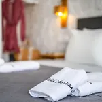 Marianna 3* Perissa (Santorini)