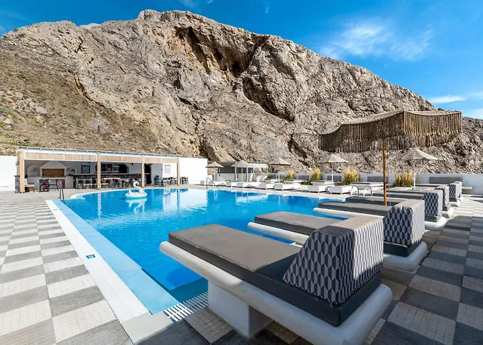 Marianna 3* Perissa (Santorini)